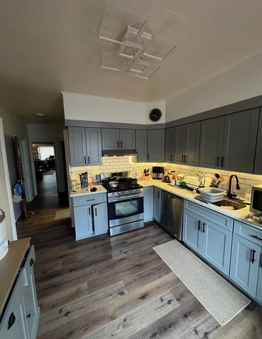 162 W  9th St #1, Bayonne, NJ 07002