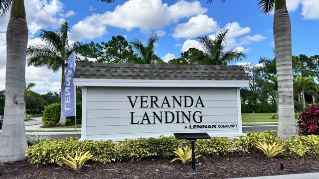 401 SE Crossoak Ln #401, Pt Saint Lucie, FL 34984