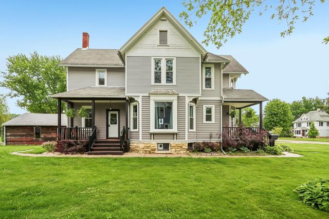 315 Park Ave, Prairie Du Sac, WI 53578