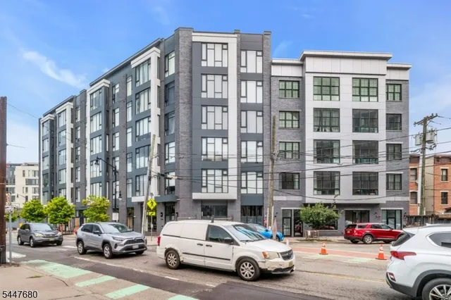 386 5Th St BLDG 386 #204, Jersey City, NJ 07302