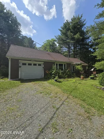 116 Christopher Way, Hawley, PA 18428