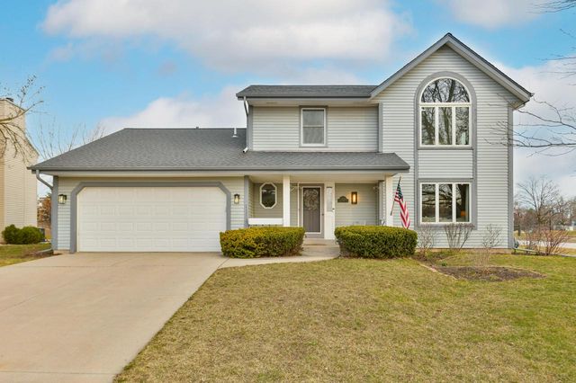 4129 South Regal Manor COURT, New Berlin, WI 53151