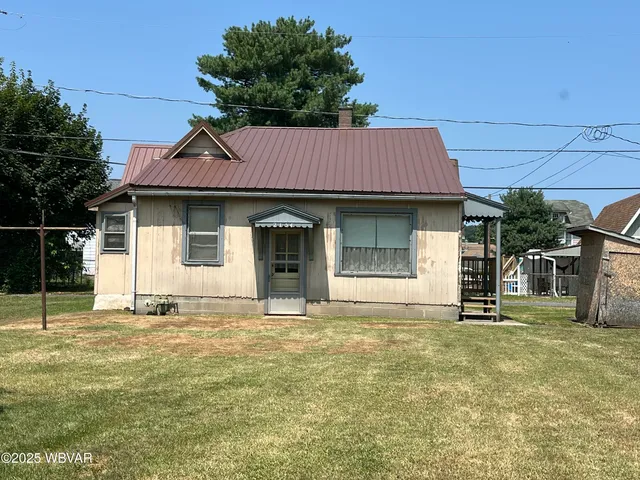2154 Royal Ave, Williamsport, PA 17701