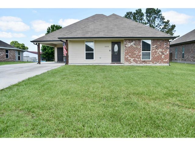 2552 Pineridge St, Thibodaux, LA 70301