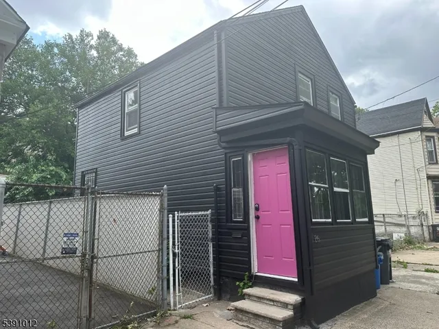 26 Duryea St, Newark, NJ 07103
