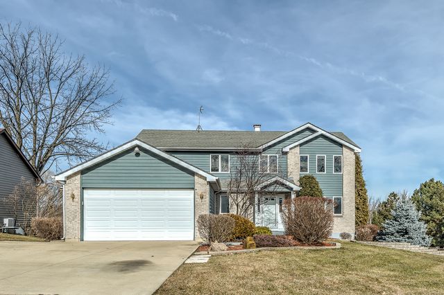 300 Jessica Ln, Bartlett, IL 60103