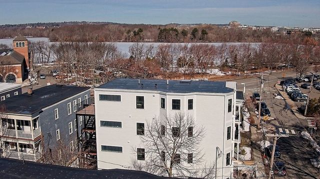 252 Lexington Ave #3, Cambridge, MA 02138
