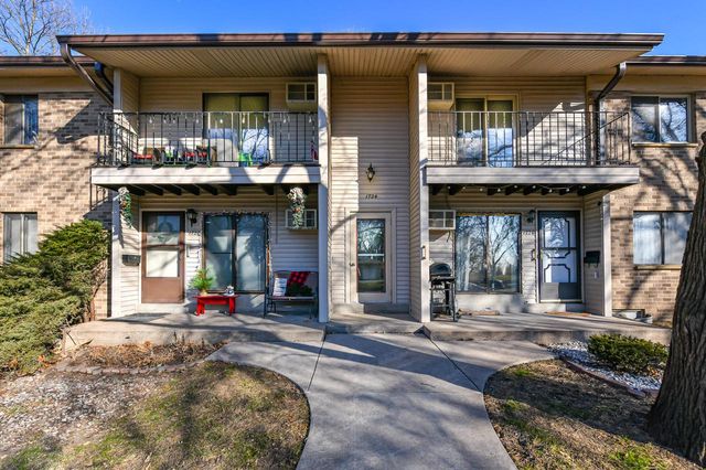 1724 South Carriage LANE UNIT C, New Berlin, WI 53151