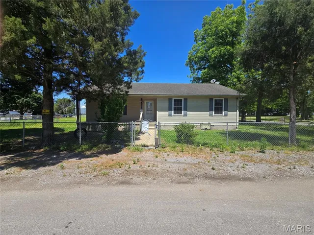 403 Tyler St, East Prairie, MO 63845