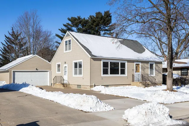341 5th AVENUE NORTH North, Onalaska, WI 54650