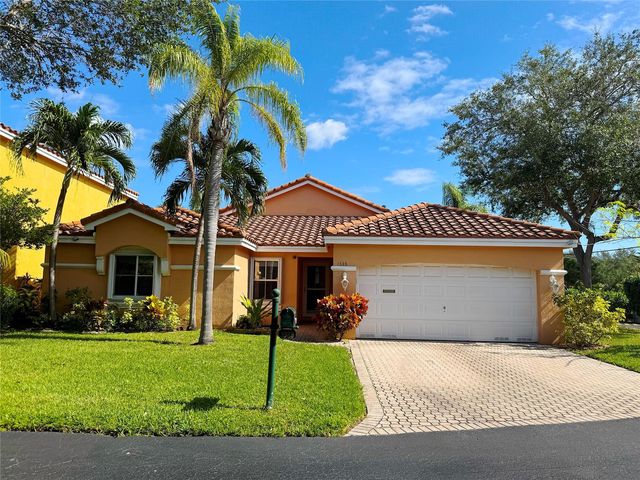 1585 S Trafalgar Circle, Hollywood, FL 33020