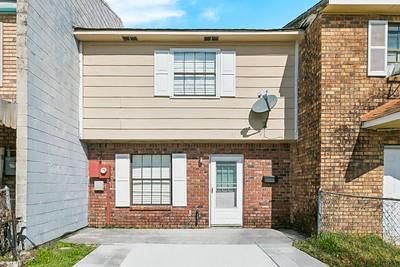 30 Westpark Ct, New Orleans, LA 70114