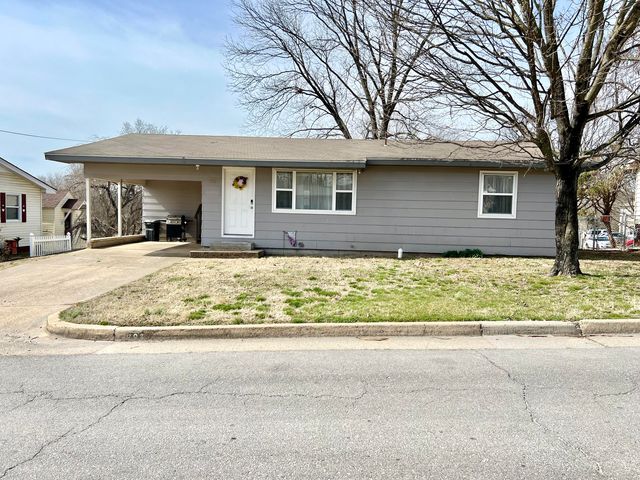 993 North Howell Avenue, West Plains, MO 65775