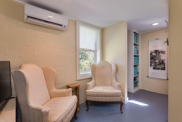 939 Henry Ave #D, Charlottesville, VA 22903