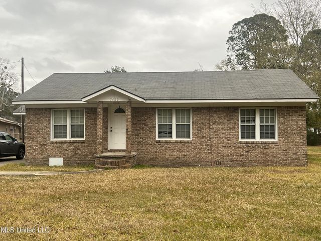7420 Frank Griffin Rd, Moss Point, MS 39563