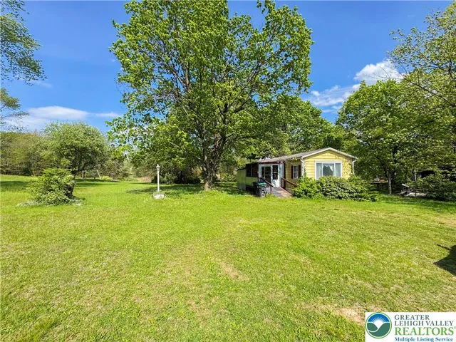 279 E  Lizard Creek Rd, Lehighton, PA 18235