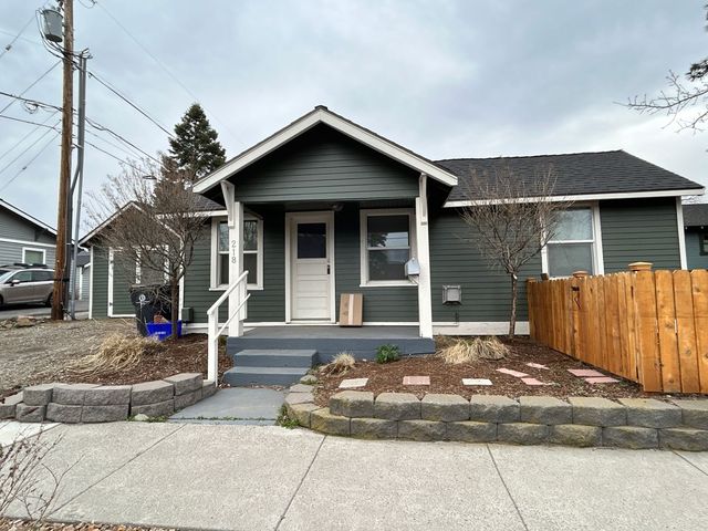 218 NW Broadway St #1, Bend, OR 97703