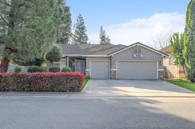 1100 La Fleur Way, Sacramento, CA 95831