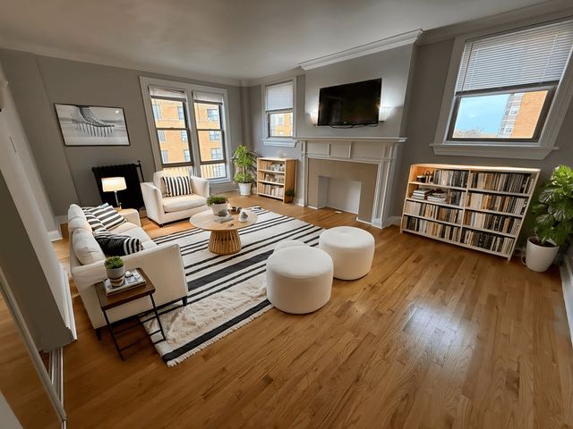 901 W  Argyle St #1I, Chicago, IL 60640