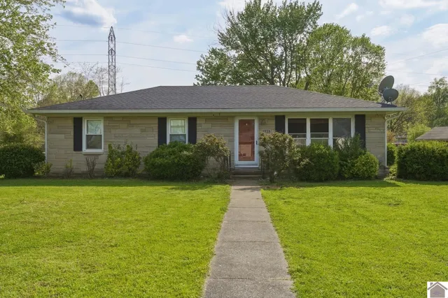 3109 Alpha Dr, Paducah, KY 42003