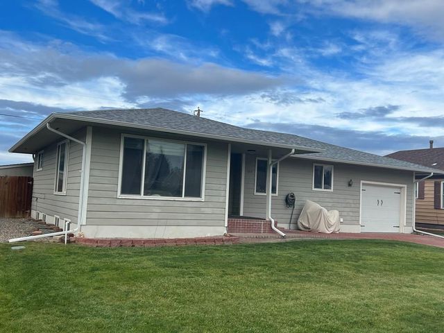 1317 Russell Ave, Worland, WY 82401