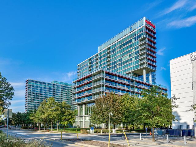 9715 Woods Dr #1104, Skokie, IL 60077