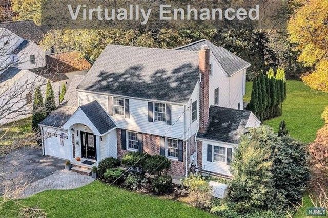 17 Kenwood Rd, Tenafly, NJ 07670