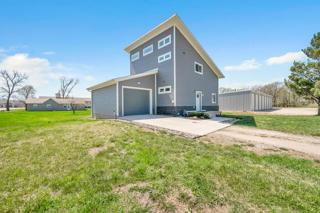 3502 7th St, Emmetsburg, IA 50536