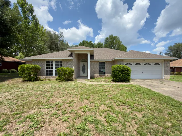 688 Brunson St, Crestview, FL 32536