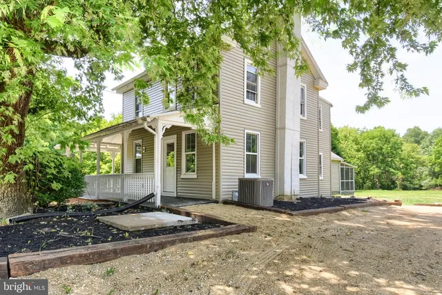 21 N  York Rd, Dillsburg, PA 17019