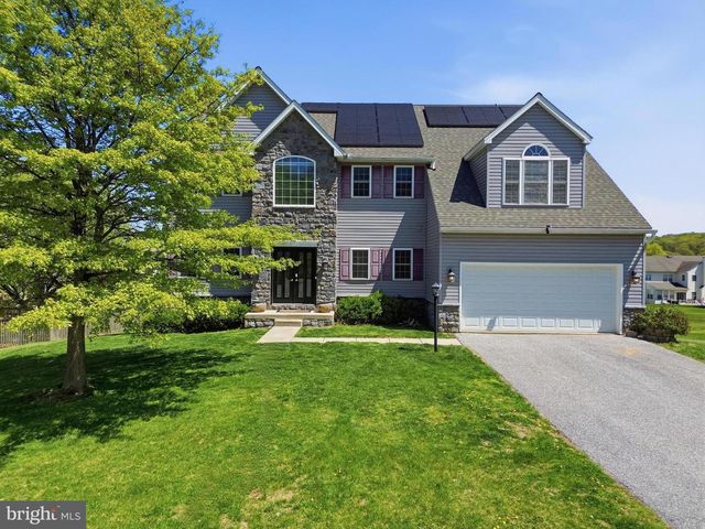 430 Palomino Dr, York, PA 17402
