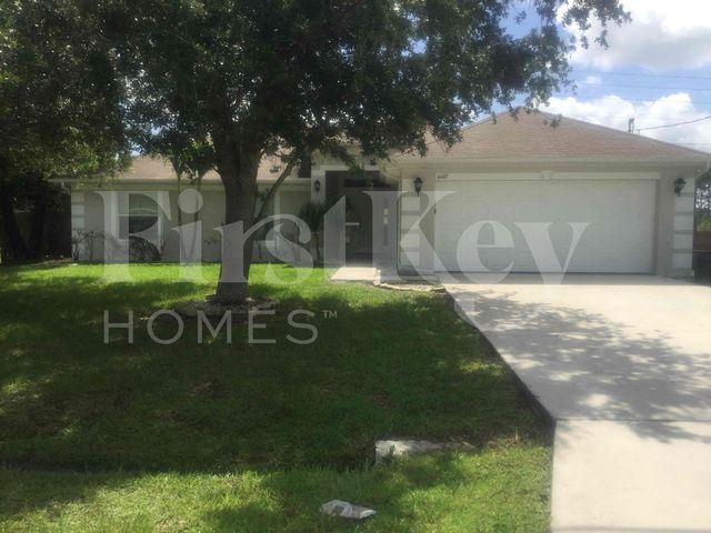 6447 NW Halibut St, Port Saint Lucie, FL 34986