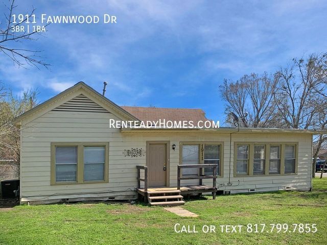1911 Fawnwood Dr, Bryan, TX 77801