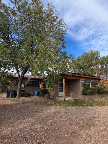 959 Acequia De Las Joyas, Santa Fe, NM 87505