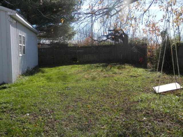 77 Greenbriar Rd, Milton, KY 40045