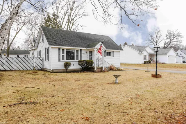 4033 Helen Ave, Fort Gratiot, MI 48059
