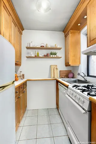 222 E  35th St #5G, Manhattan, NY 10016