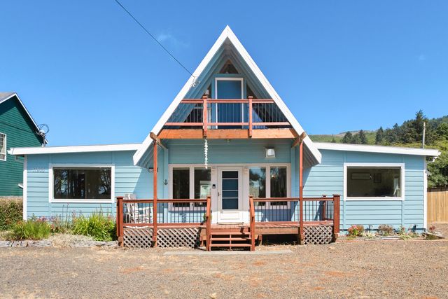17905 Ocean Blvd, Rockaway Beach, OR 97136