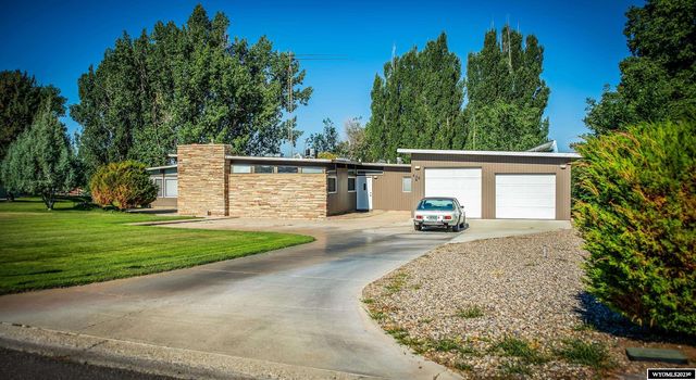 428 Sunset Dr, Worland, WY 82401
