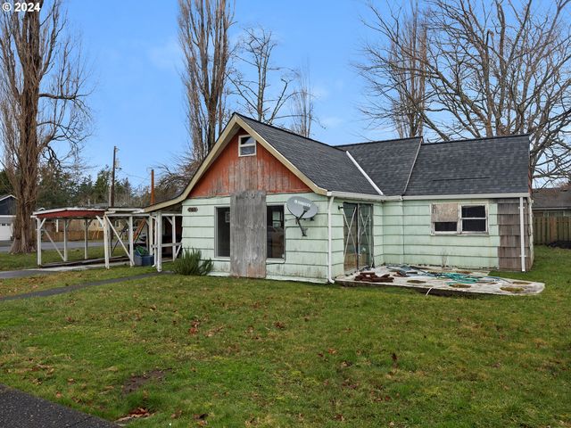 180 SW 2nd St, Warrenton, OR 97146