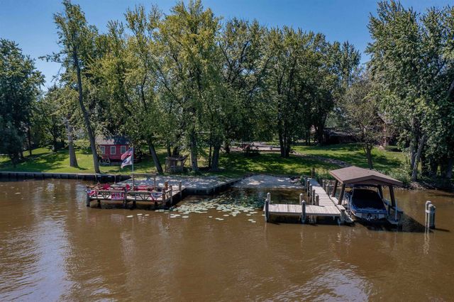 500 Wolf River Dr, Fremont, WI 54940