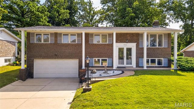 4626 Yorkchester Dr, Saint Louis, MO 63129