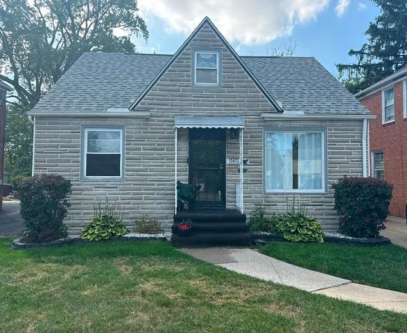 15612 Harvard Ave, Cleveland, OH 44128