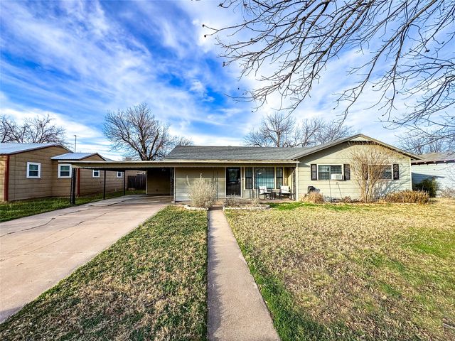 1305 Landon St, Stamford, TX 79553