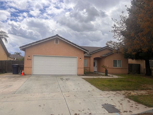 2349 Clover Meadow Ave, Tulare, CA 93274