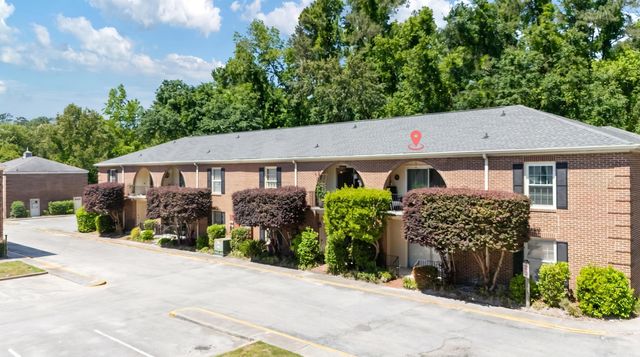 5516 Lakeshore Dr, Columbia, SC 29206
