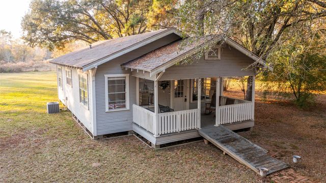 921 County Road 318, Cleveland, TX 77327