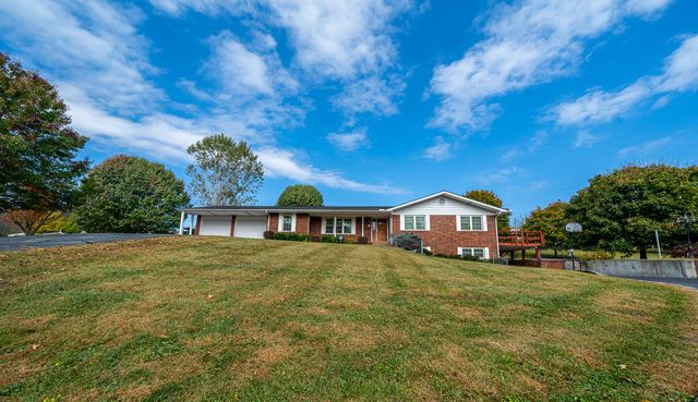 425 Parker Memorial Dr, Olive Hill, KY 41164