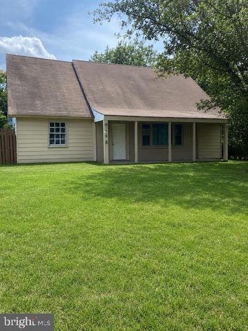 4148 Point Hollow Ln, Fairfax, VA 22033