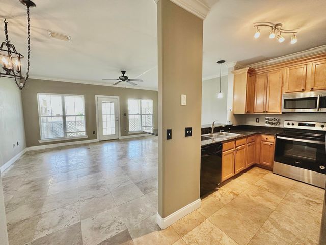 305 Mattie M Kelly Blvd, Destin, FL 32541